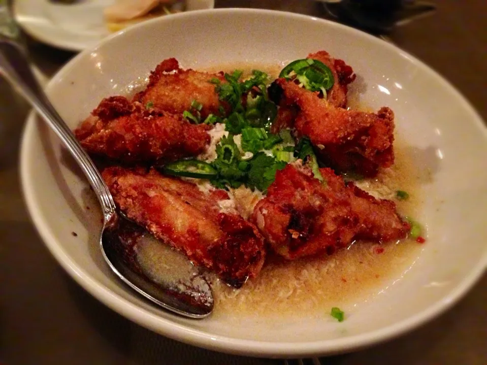 Crispy Chicken Wings: organic egg/ chiles/ cilantro/ honey lime sauce|Ryan Kimさん