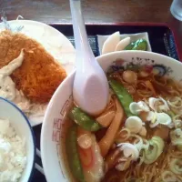 Snapdishの料理写真:中華ラーメン定食|d3さん