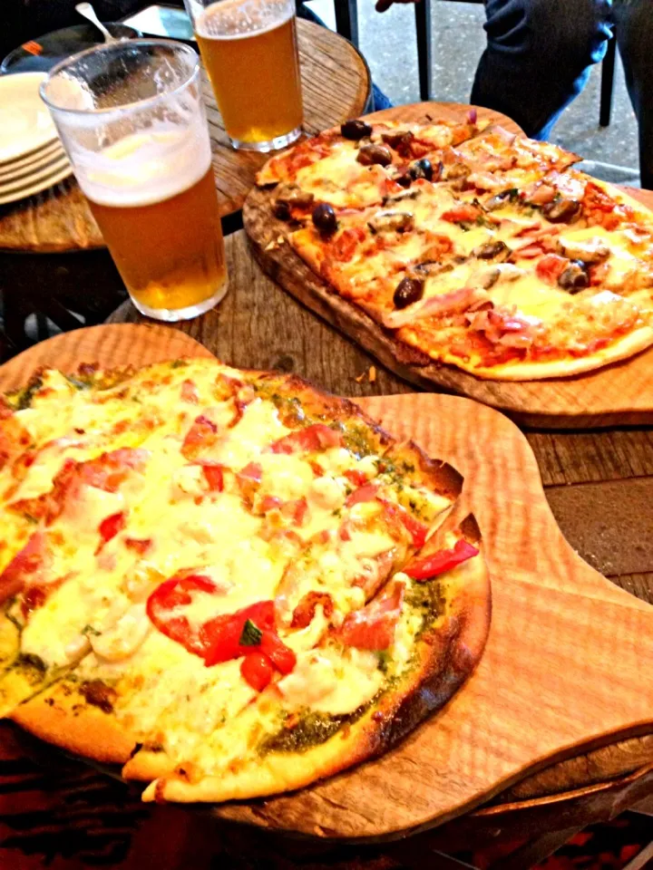 Pizza at Cheeky  Monkey In Margret River.|woodfiredさん