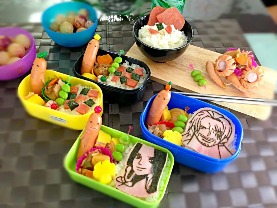 子供達のお弁当。あけみさんのお花の卵焼きとうっちーさんのソーセー人をおかずに☆|カオサンさん