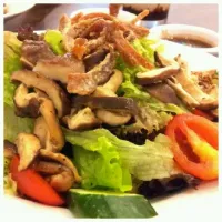 Mushroom Salad|Ley Chinさん