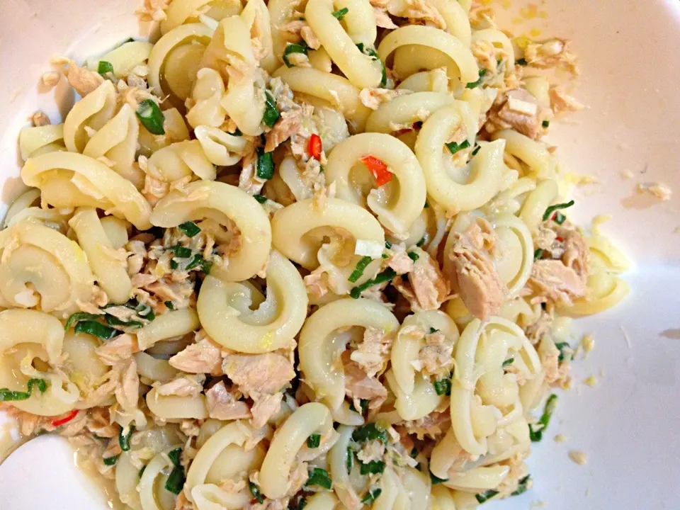 Pasta with tuna lemon and spring onions|Ong Sor Fernさん