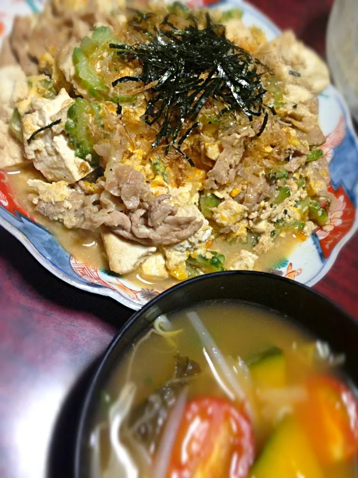 Snapdishの料理写真:ゴーヤチャンプル＆トマトとかぼちゃのキムチスープ|ともえさん