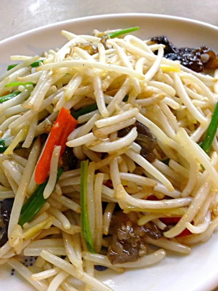 Snapdishの料理写真:Salted Fish with Bean Sprouts|Yvonne Limさん