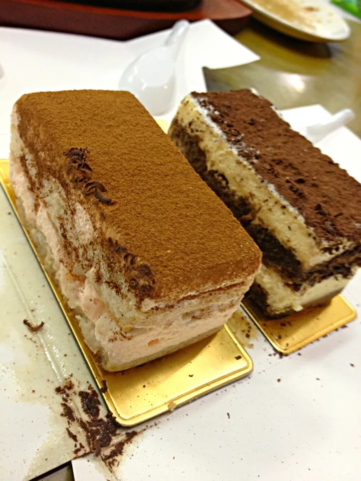 Snapdishの料理写真:Lychee & Classic Tiramisu|Yvonne Limさん