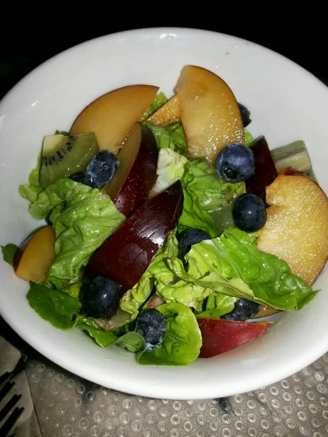 plum garden salad|Judy Ann Perez Aquinoさん