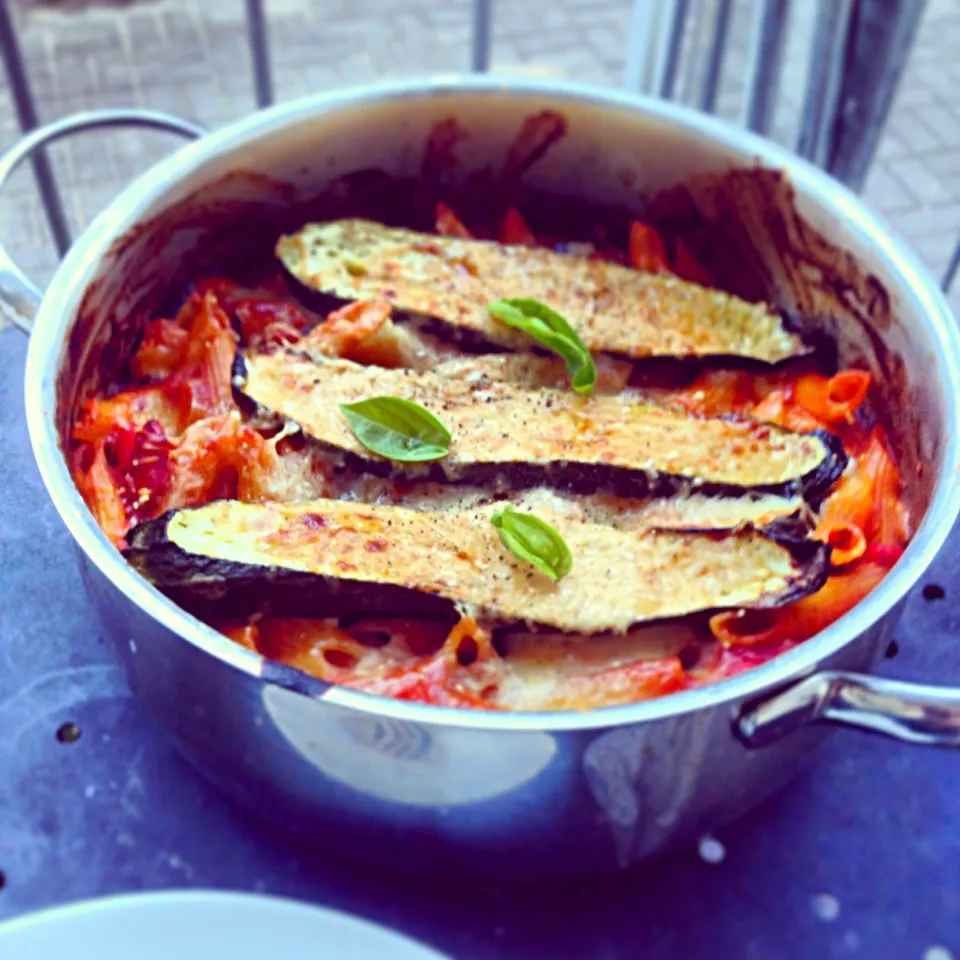 Penne mit Zucchini mit Parmesan gratiniert|carlos vollmerさん