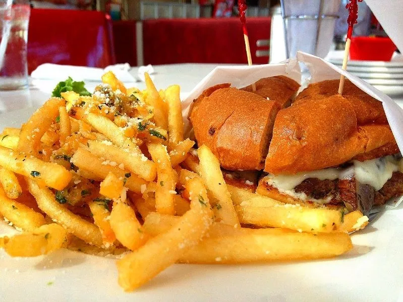 Garlic fries and mushroom provolone hamburger!|jamesさん