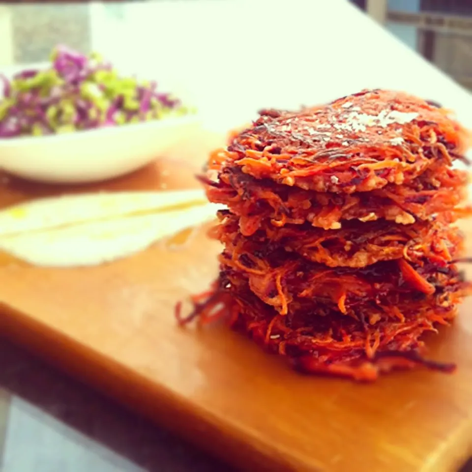 Beetroot and carrot fritters|lauren tickellさん