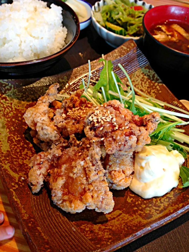 うを亀の竜田揚げ定食。|ウラカツさん