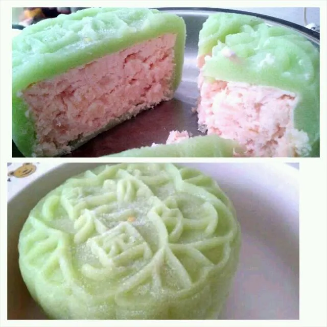 Goodwood hotel fruit mooncake ( Soursop )|Xi wenさん