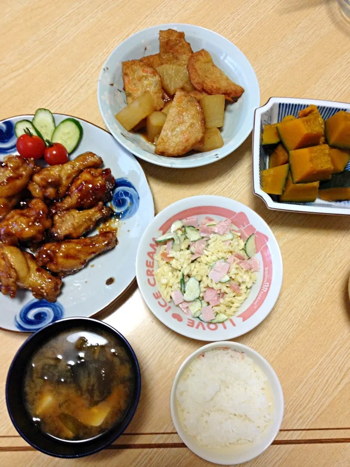 手羽先、かぼちゃの煮物、はんぺんと大根の煮物、マカロニサラダ、お味噌汁|ami✞♡さん