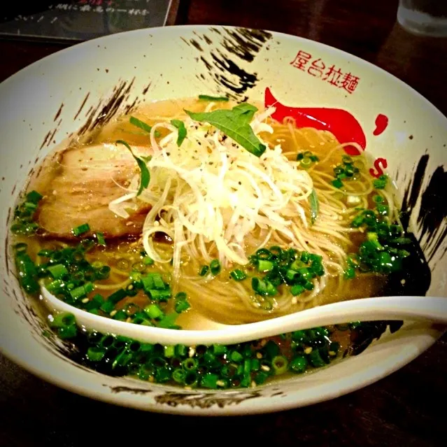 Snapdishの料理写真:牛骨塩ラーメン！|shuさん