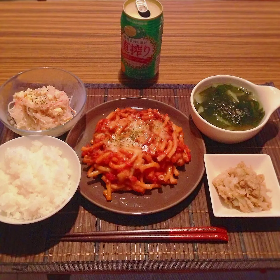 Snapdishの料理写真:チキンのトマト煮込み、キャベツの胡麻和え、春雨のクリーミーサラダ、コンソメスープ|はるさん