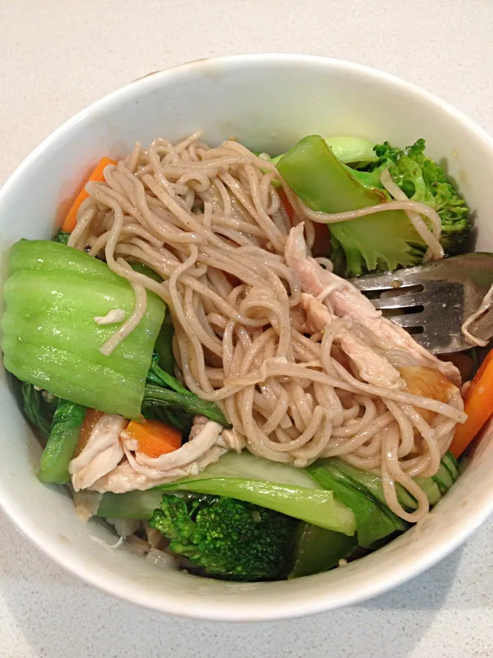 Chicken Stirfry with Soba noodles|Leah Ritchieさん