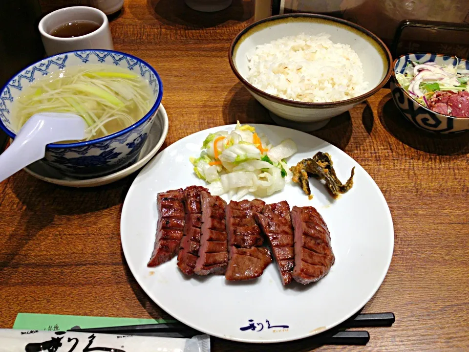 牛タン定食|ぱんだいちばんさん