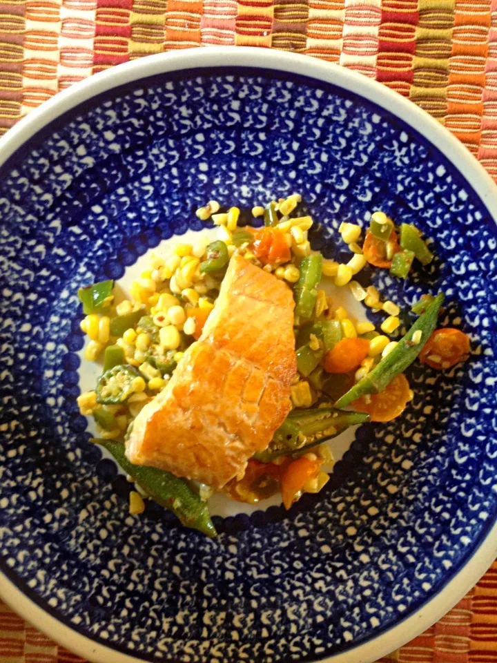 Snapdishの料理写真:pan seared trout, corn succotash|Matthew Cashenさん