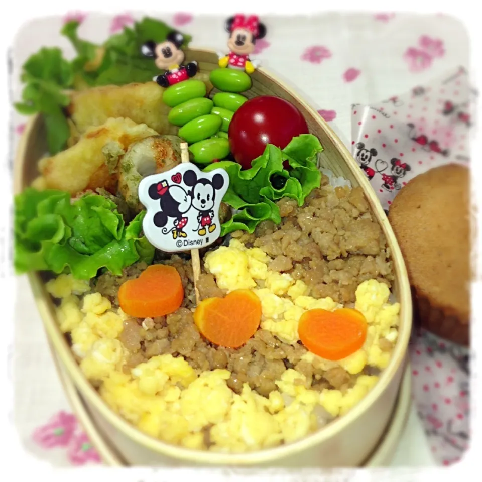 Snapdishの料理写真:ゆっぴーઈ(◕ั◡◕ั)*ﾟ*♡の『ミキミニ❤ラブラブღ꒡ ᴈ꒡)♡⃛(꒡ε ꒡ღそぼろ弁当』|kumiさん