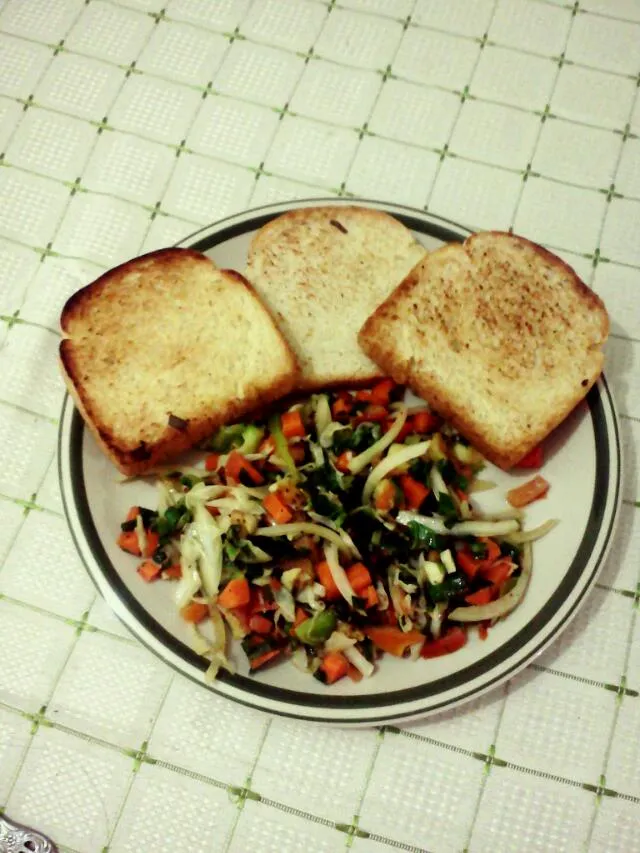 Toasted bread with sauted spinach.. nice!|oziomaさん