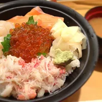 Snapdishの料理写真:北海丼(日替り)|Yukiko Kuritaさん