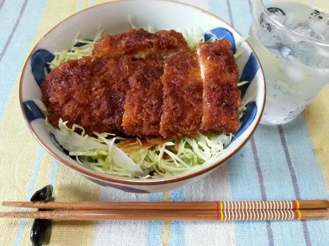 130909 今日のひるめし　ソースチキンかつ丼|EUREKAさん