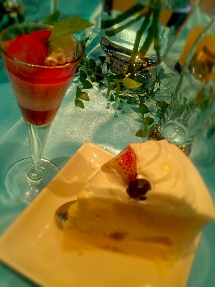 Assorted small dessert&Wedding Cake✨小さなﾃﾞｻﾞｰﾄの盛り合わせ ｳｪﾃﾞｨﾝｸﾞｹｰｷ|🌈Ami🍻さん