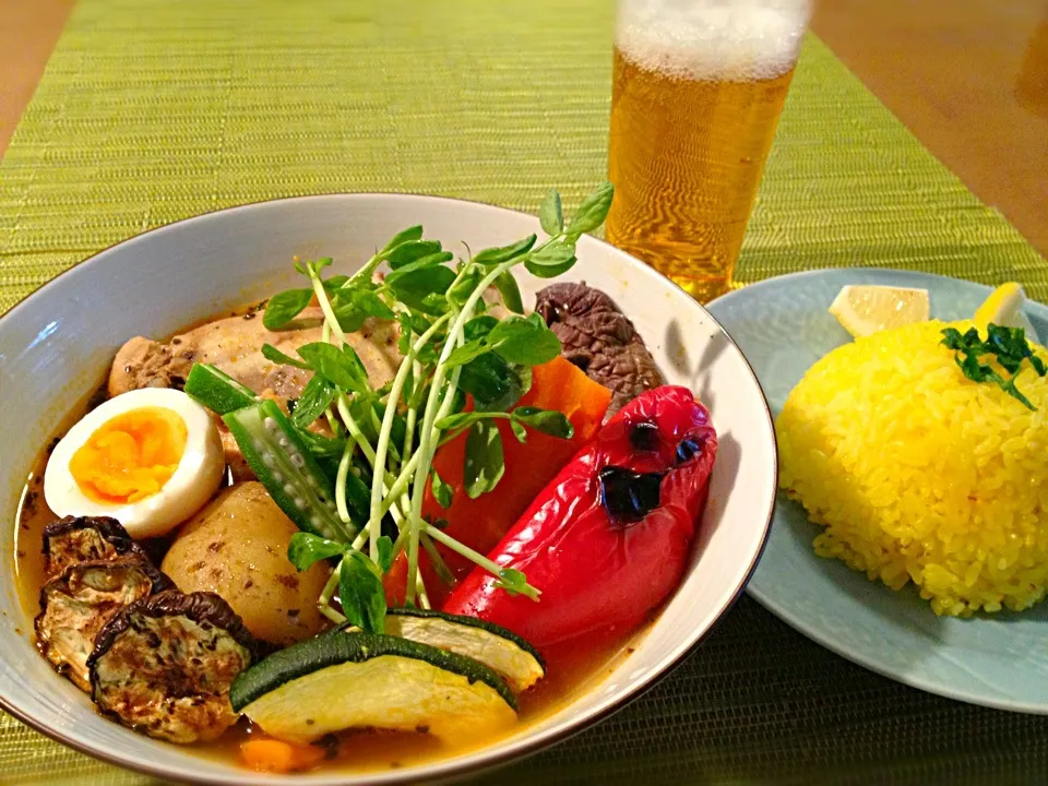 スパイスから〜グリル野菜と骨付きチキンのスープカレー|咲きちゃんさん