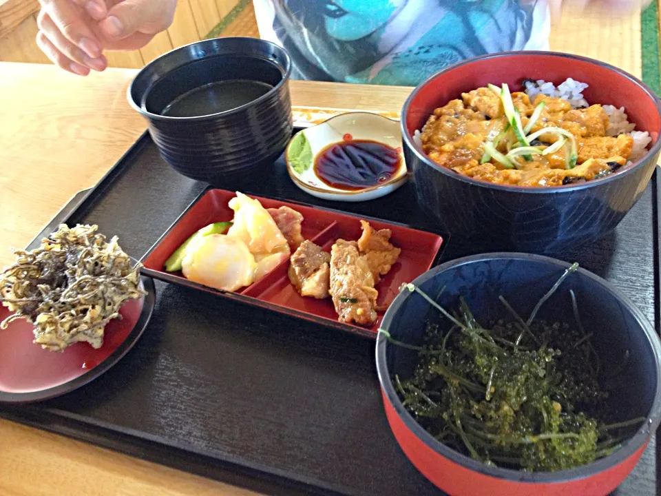 ウニ丼定食2|きむらゆりかさん