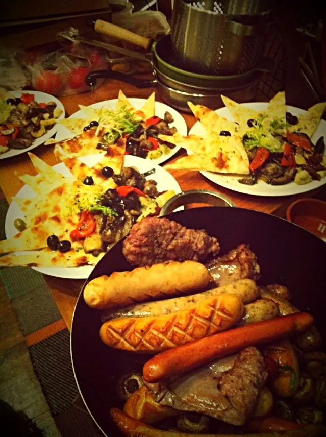 Snapdishの料理写真:Pizza Bread ，Pic Vege，Mixed Sausages~|Jeffrey llさん