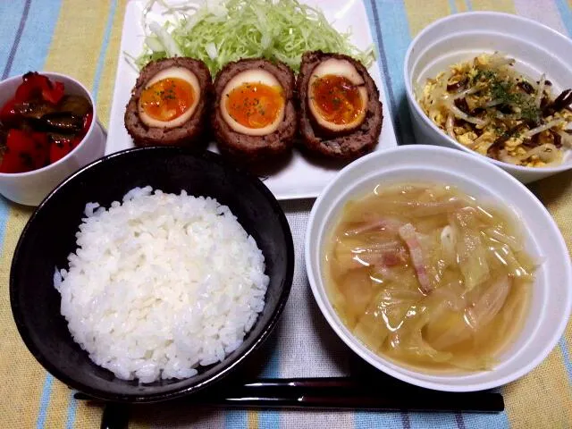 130909 今日のゆうめし　ウスター味玉のスコッチエッグ、ピーマンのマリネ、もやしと玉子のカレーナムル、キャベツスープ|EUREKAさん