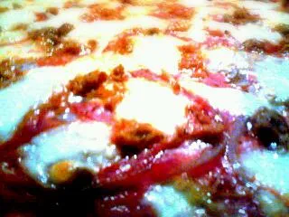 wholewheat pizza#tomato sauce #mozzarella# onion#tuna|ceccaさん