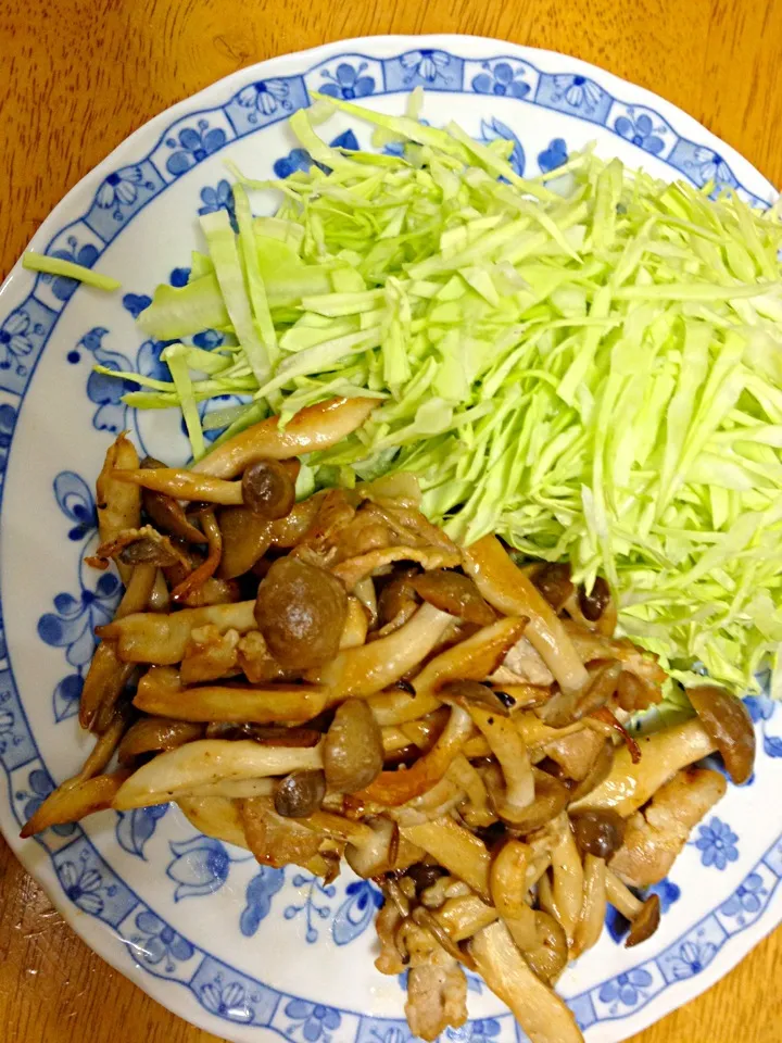 豚肉とエリンギとしめじのオイスターソース炒め|yukaさん