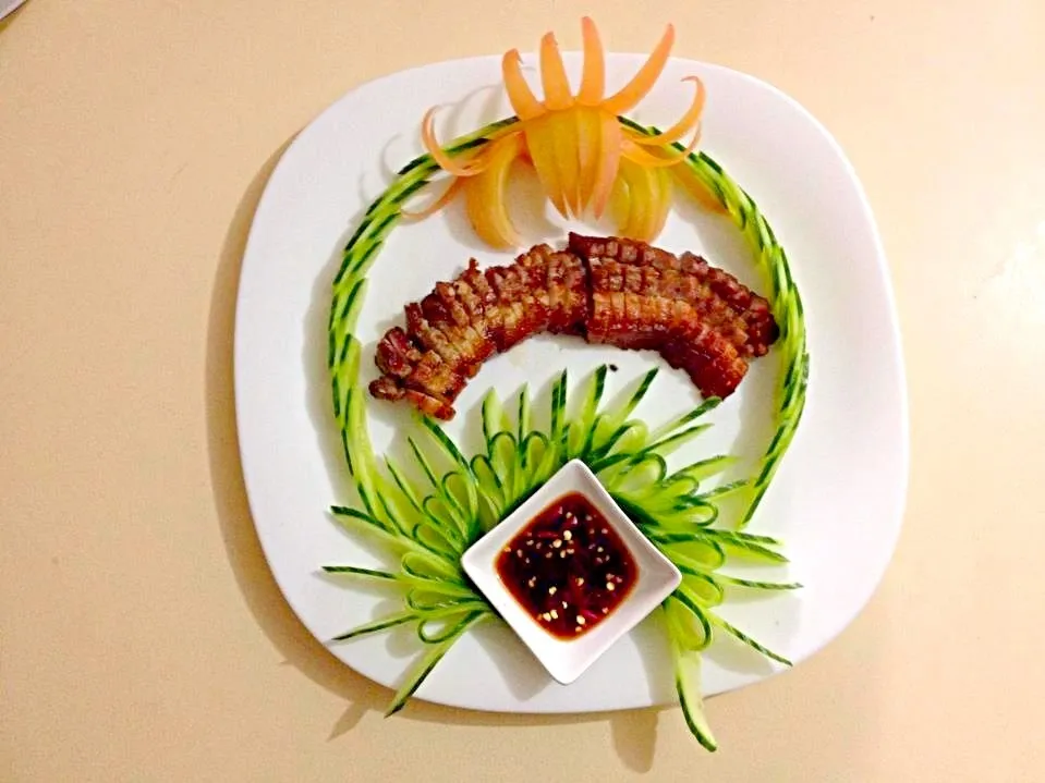 Grilled Pork Belly dips with Chilli Soy Sauce.|Lynh Lynhさん