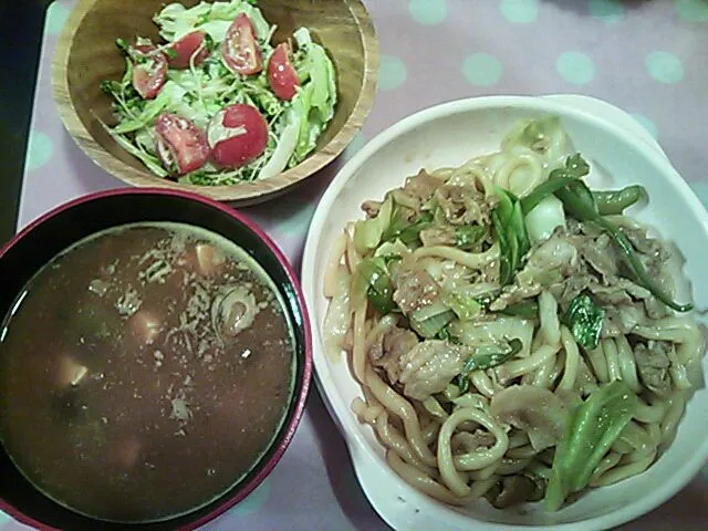 焼きうどん&サラダ&味噌汁|クラキティさん