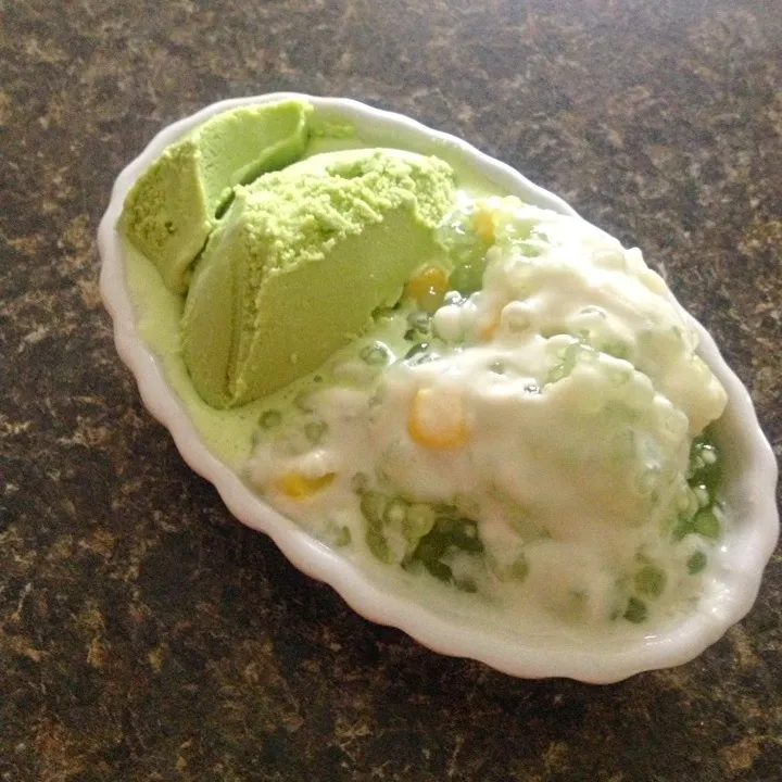 Coconut custard with sweet tapioca + green tea ice cream|GiftAuksontabさん