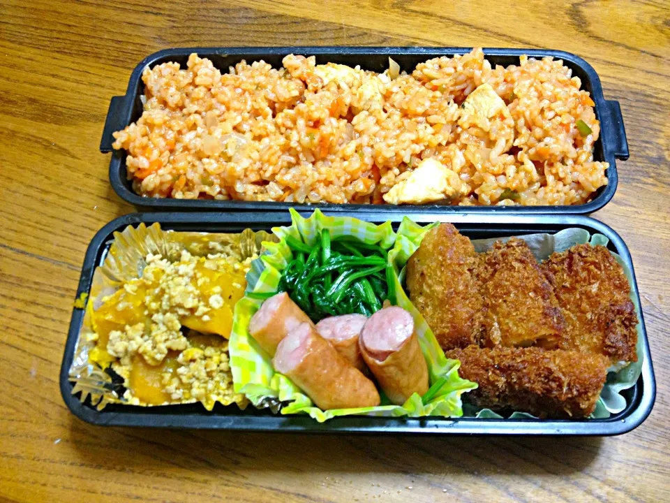 Snapdishの料理写真:イカフライ＆チキンライスのお弁当|yasuminさん