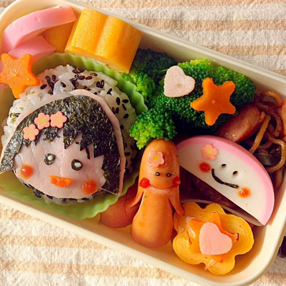 うっちーさんの『ソーセー人』ミホさんの『かまこさん』弁当|あけみさん