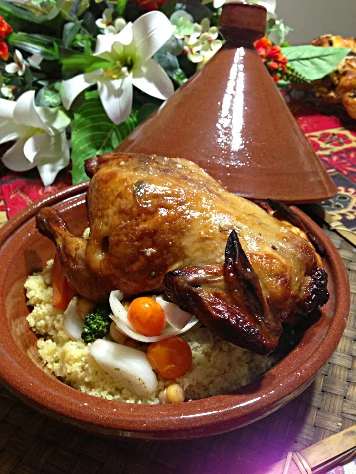 Tagine couscous on a bed of slow cook veggies and honeybaked chicken|Mummy Masayuさん