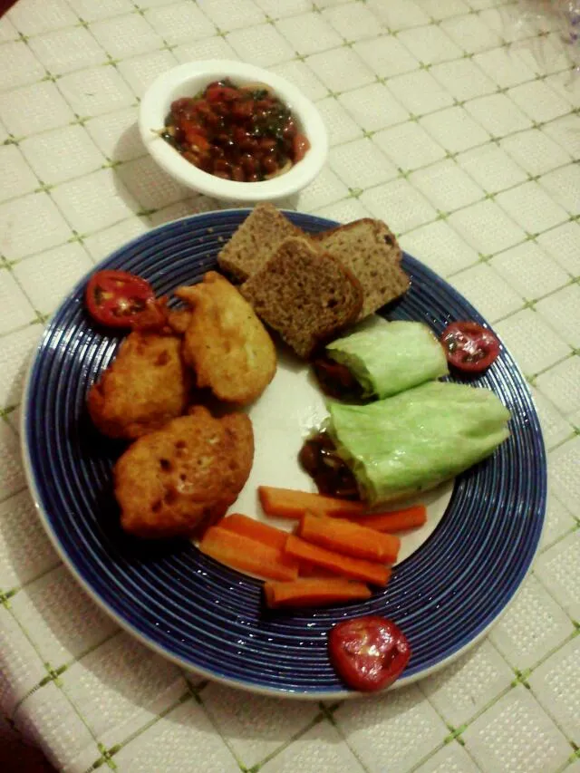 Nigerian akara, lettuce roll with sweet bread squares, spicy baked beans,  steamed carrots|oziomaさん