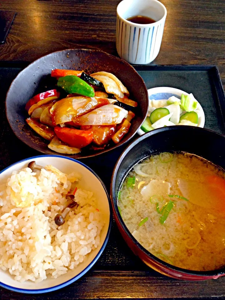 茶屋 黒酢定食（きのこの炊き込み御飯）|ponnaoさん