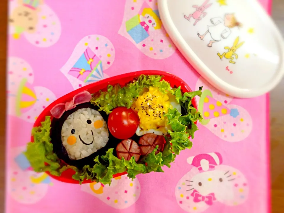 Snapdishの料理写真:おばけちゃんおにぎりお弁当♡クックパッド参考にさせてもらいました♡|まなちゃさん