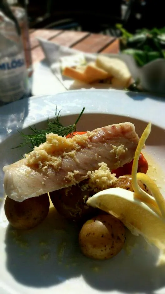 Boild Cod / Pocherad torsk med skirat smor och pepparrot|Ks N'sさん