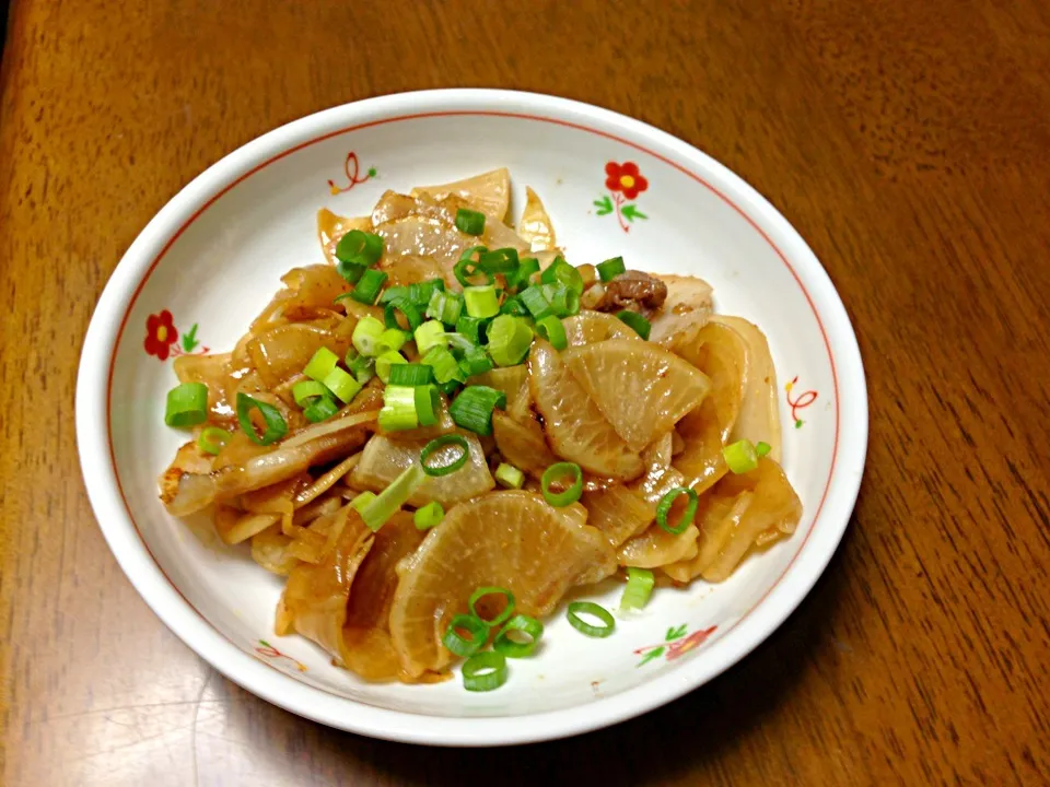 大根と豚肉のニンニク醤油炒め|チャヤさん