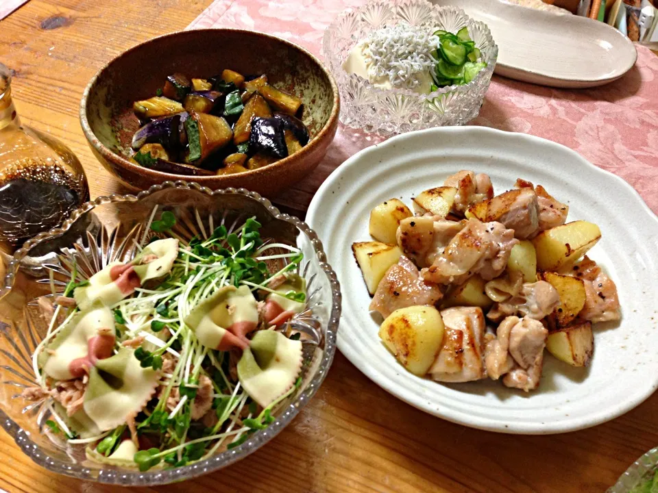 カイワレサラダ🎶鶏肉の塩胡椒焼き☆ナスの甘辛焼き★|Milfeliceさん