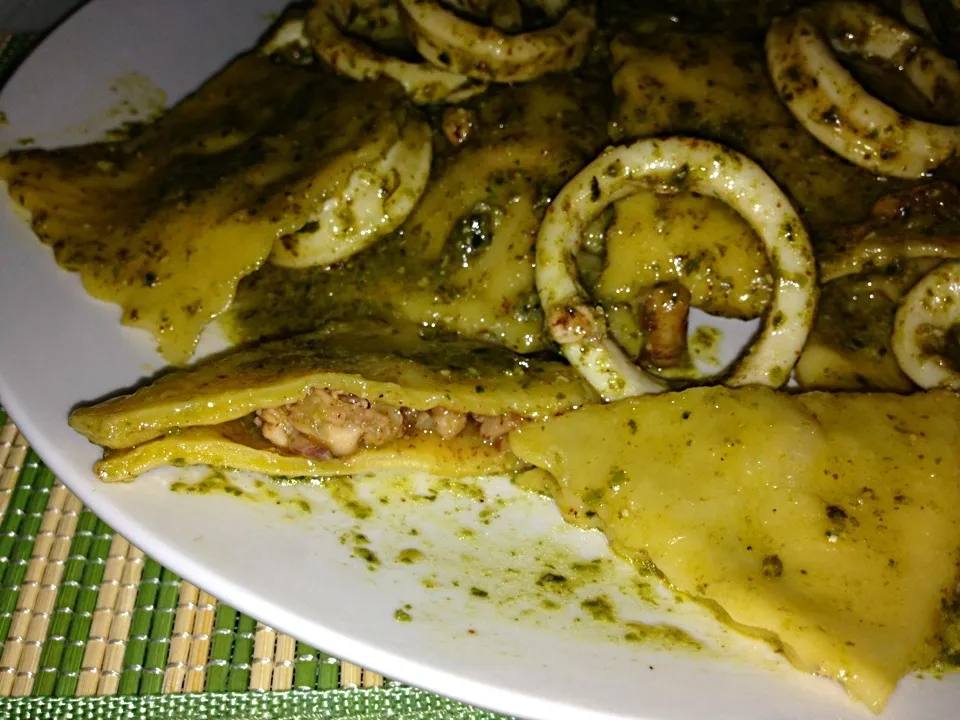 Homemade fresh pasta: "squid ravioli" with "Pesto Genovese"|Giuseppe Granataさん