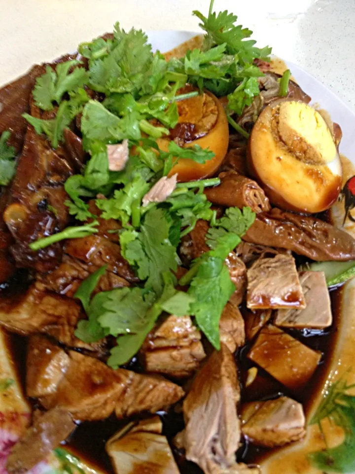 Braised Goodies - Duck Meat, Intestines & Eggs|Yvonne Limさん