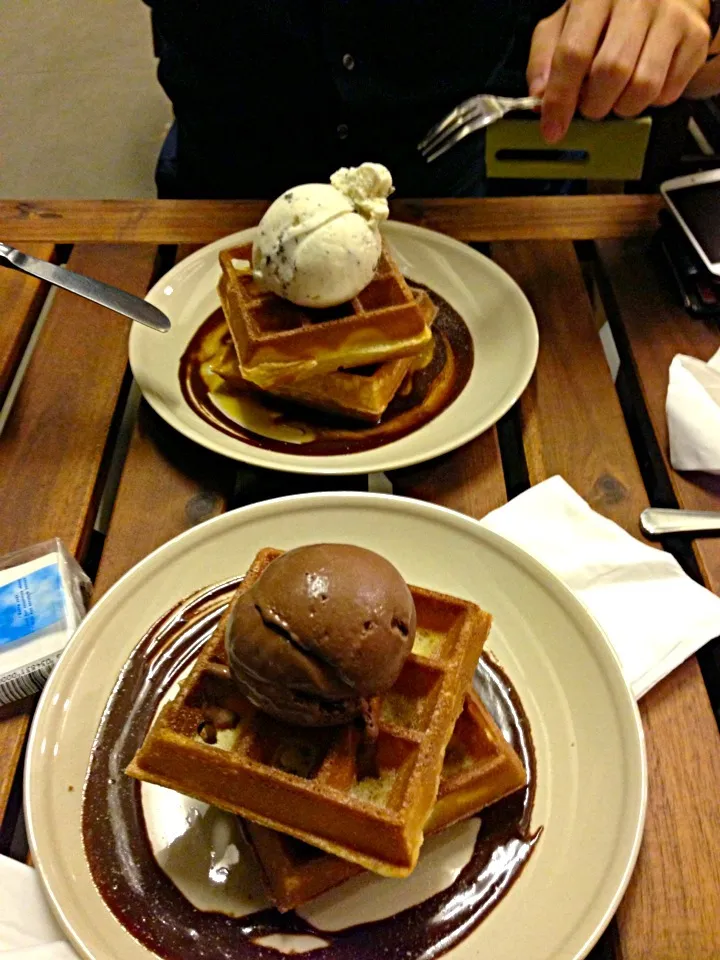 waffles with good ol' chocolate|hweeyhさん