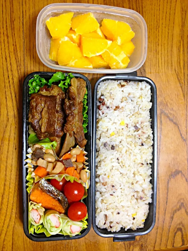 Snapdishの料理写真:スペアリブ弁当|yasuminさん