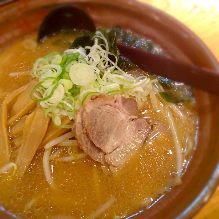 札幌、満龍の味噌ラーメン|リュカさん