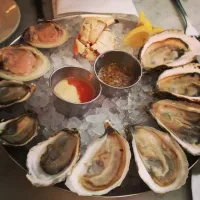 Raw oyster, cram and crab bar|Sonoka Ishikawaさん